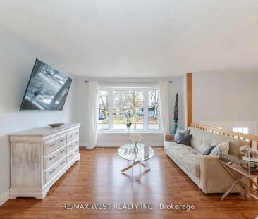 75 Wright Crescent #Upper - Photo 1