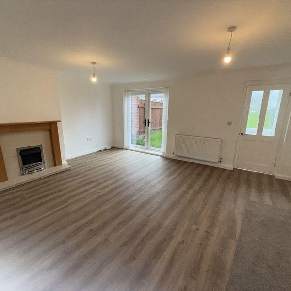 3 bedroom terraced house to rent - Photo 1