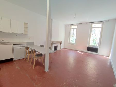 Appartement 3 pièces 66m2 MARSEILLE 6EME 1 145 euros - Photo 4