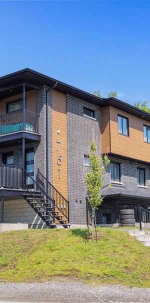 751-1 - 751 Boulevard Saint-René Est, Gatineau - Photo 1