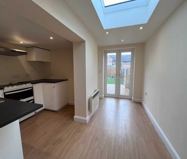 2 bed Terraced for rent - Photo 6