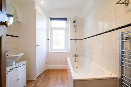2 bedroom maisonette to rent - Photo 5