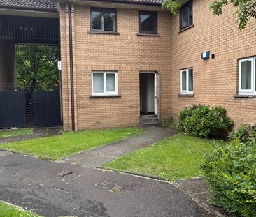 1 Bed Flat, Robson Grove, G42 - Photo 2