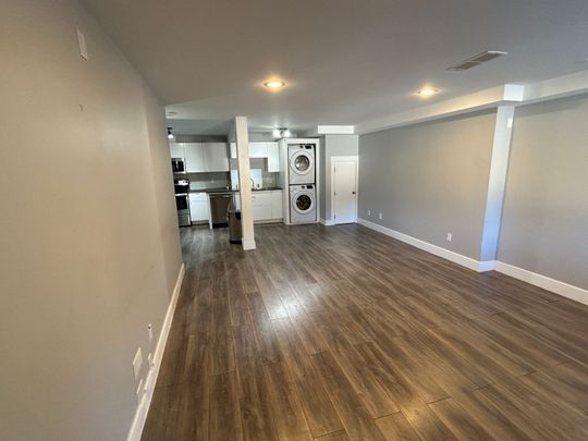 2 bed/1 bath Suite in Rose Valley - Photo 1