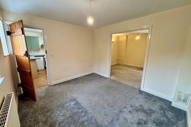 Winsford, Darnhall - Photo 1