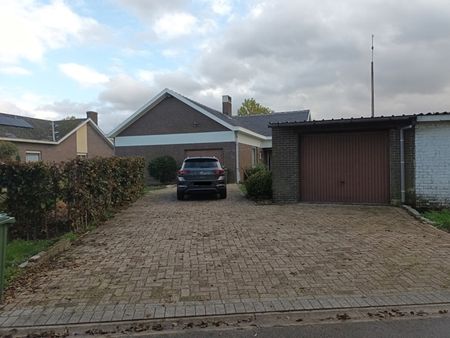 Bungalow met toffe tuin en garage - Foto 2