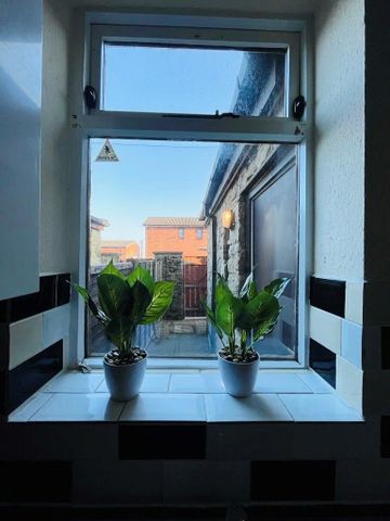 2 bedroom terraced house to rent - Photo 4