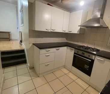 5 bedroom flat to rent - Photo 6