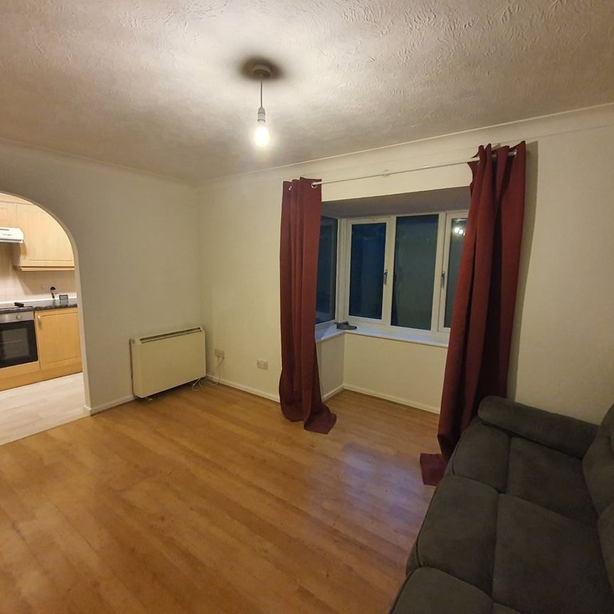 1 Bed Flat, Briarswood, SO16 - Photo 1