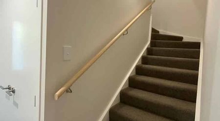 Charming 4BR Townhouse in Aro Valley - Photo 3