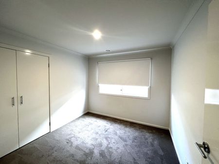 19 Heybridge street, Clyde, VIC 3978 - Photo 5