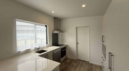 106a Glanmire Road, Newlands, Wellington City - Photo 2