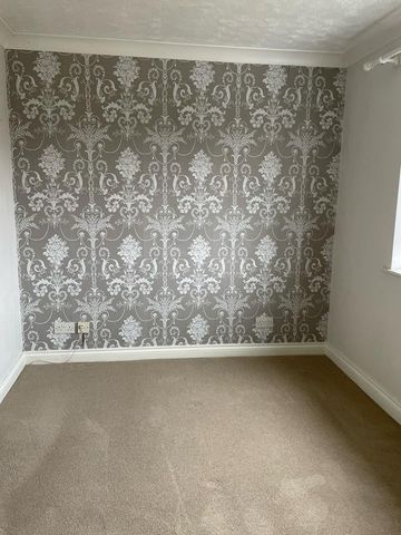 4 bedroom detached house to rent - Photo 4