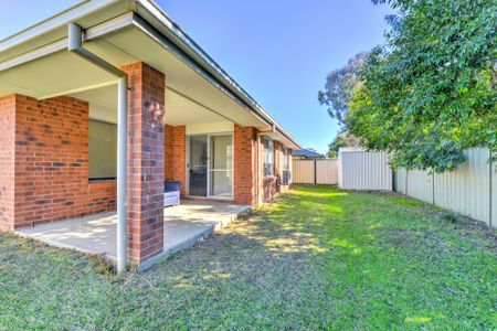 CALALA - Three Bedroom Family Home - Photo 4