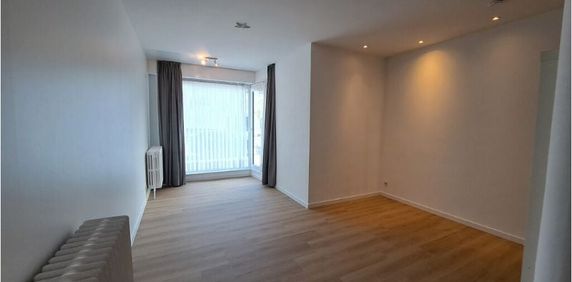 Appartement te huur in Sint-Pieters voor € 790 met 1 slaapkamer - Foto 2