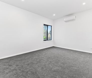 BRAND NEW LUXURY LIVING IN MALVERN EAST - Photo 6