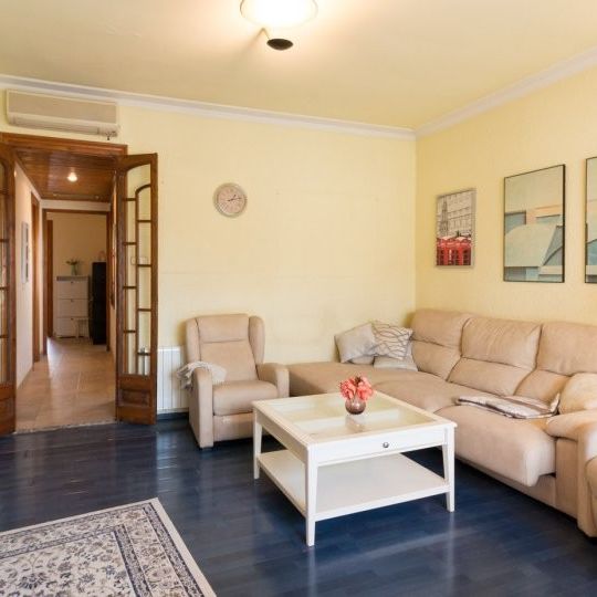 barcelona, Catalonia 08015 - Photo 1