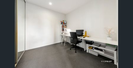 Unbeatable Central Location - Photo 3