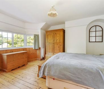 A well presented, detached family home, ideally located close to th... - Photo 3