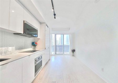 For Lease - 7 Grenville Street Unit# 502, Toronto, Ontario - Photo 2