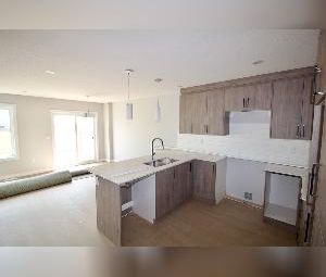 Deer Valley 2 Bed + Den 2.5 Bath Duplex For Rent Leduc - Photo 6