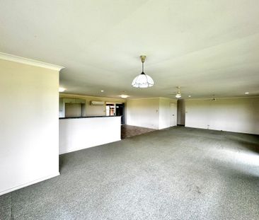 Charming Rural Farmhouse - Photo 2