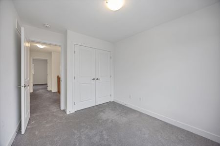 For Lease - 4007 Jockvale Road, Barrhaven, Ontario - Photo 4