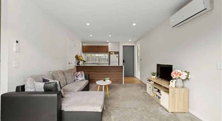 Modern 2 bed, 2 bath townhouse - Photo 4