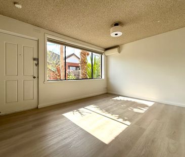 2/99 Willesden Road, Hughesdale VIC 3166 - Townhouse For Rent | Domain - Photo 6