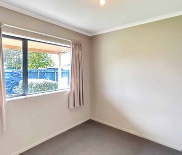 Georgetown- 3 bedrooms - Photo 3