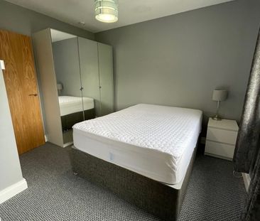 35, 22 Eglantine Avenue, Apt 2, Belfast, BT9 6DX - Photo 3