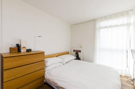 3 bedroom flat to rent - Photo 2