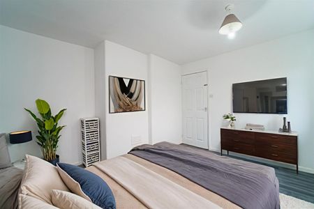 Falcon Crescent, Swinton, Manchester - Photo 5