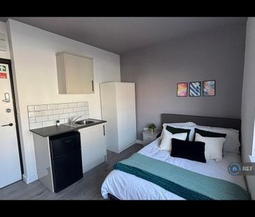 1 bedroom in a flat share to rent - Photo 6