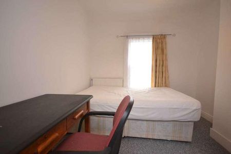 Pitcroft Avenue, Reading, RG6 - Photo 3