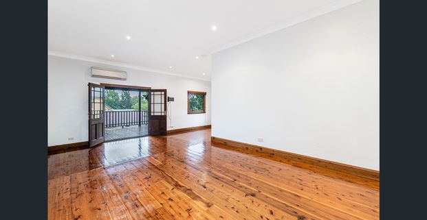 Charming Two-Bedroom Cottage with Leafy Outlook - Photo 1