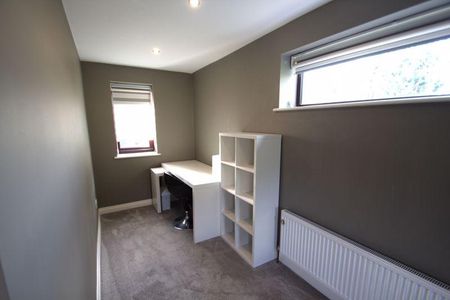 3 bedroom apartment to rent - Photo 4