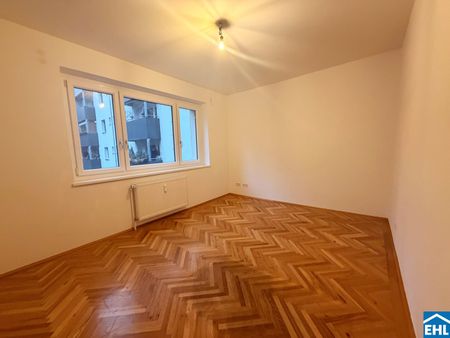 Großzügige 4-Zimmer-Wohnung mit sonniger Loggia/Balkon! - Foto 4