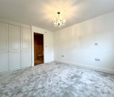 4 bedroom semi-detached house to rent - Photo 3