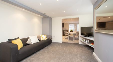 21 Headingley Mount, Headingley, Leeds, LS6 3EL - Photo 2