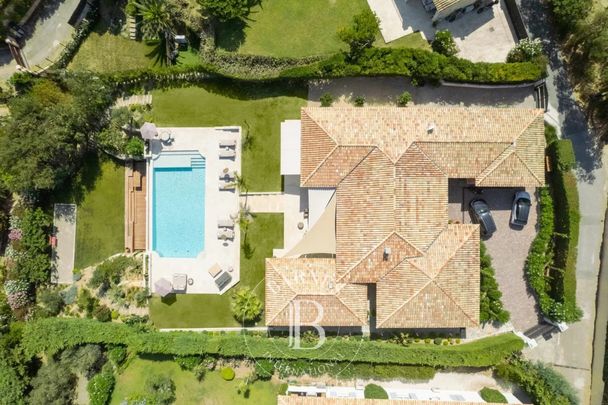 LOCATION SAISONNIÈRE - GRIMAUD - VILLA MODERNE - VUE MER PANORAMIQUE - 5 CHAMBRES - DÉPENDANCE - PISCINE - Photo 1