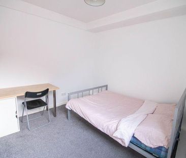 2 bedroom flat to rent - Photo 6