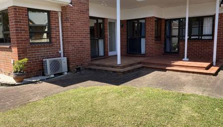 Downstairs unit - Photo 3