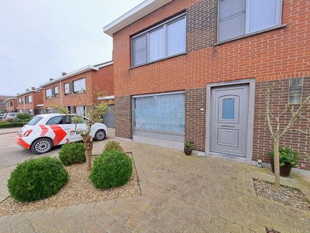 HALFOPEN WONING TE HUUR IN ZWEVEGEM IN RUSTIGE WIJK - Photo 5