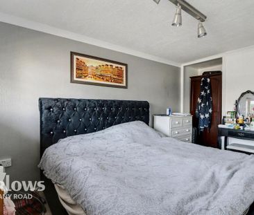 3 bedroom terraced house to rent - Photo 4