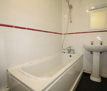 2 bed apartment to rent in Lower Park Road, Hastings, TN34 - Photo 3