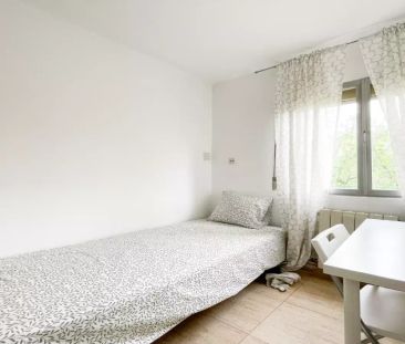 Single Bed in Room in a shared 4-bedroom apartment for rent in Abra... - Photo 6