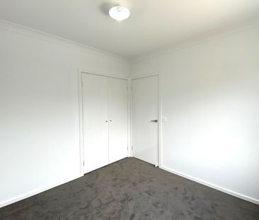 Stylish Home in Cloverton Estate: Modern Amenities and Prime Location - Photo 4