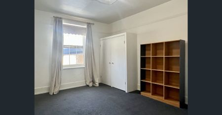 Updated and ready, right in the City Centre! - Photo 3