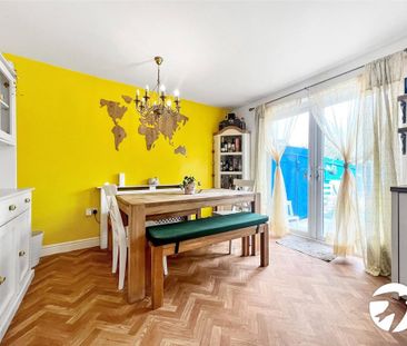 4 bedroom townhouse to rent - Photo 3